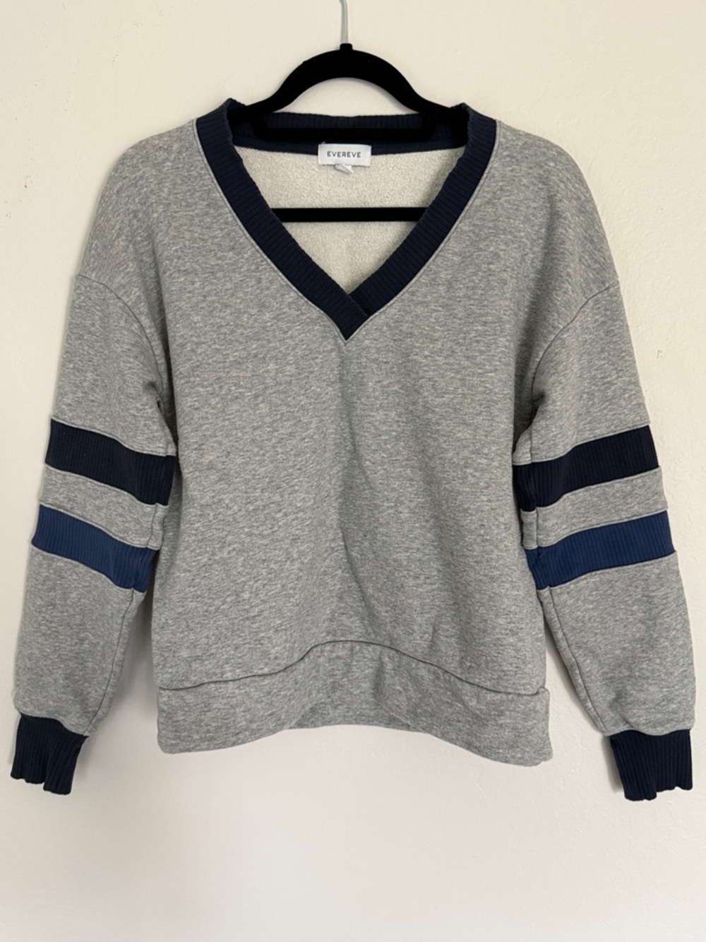 Evereve v-neck sweatshirt